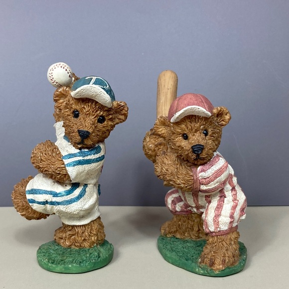 Home Interiors Other - 🐻📦$4.99 ship: Home Interiors KK Brown Bear Baseball Pitcher Figurines Lot of 2